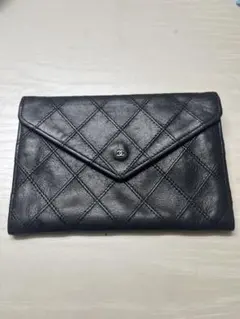 CHANEL 二つ折り財布 ブラック キルティングのサムネイル