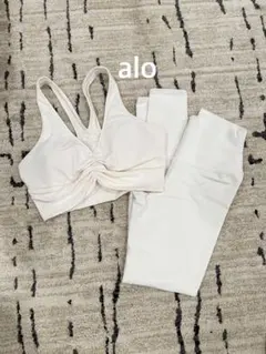 alo ヨガウェア スポーツブラとレギンスセット