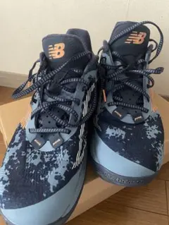 New Balance 30cmバスケットボールシューズのサムネイル
