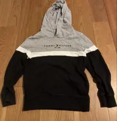 TOMMY HILFIGER フード付きパーカー　110cm