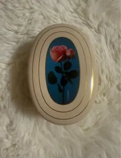 ルルメリー　チョコレート　空き缶　ペナンナッツのチョコレート