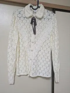 ノーブランド　韓国ファッション　レースブラウス　ブローチ付き