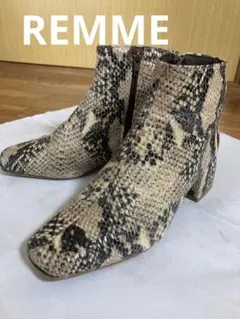 remme パイソン柄　ショートブーツ サイズ36 スクエアトゥ　ショートブーツのサムネイル