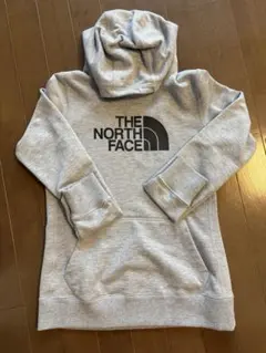 THE NORTH FACE パーカー　レディースMサイズのサムネイル
