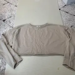 FREES MARTベージュ クロップド丈 トレーナーのサムネイル