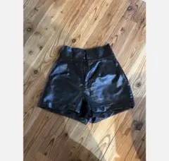 GRL ブラック レザーショートパンツ