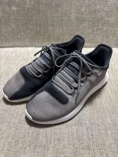 アディダス　スニーカー