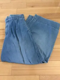 タック入り ワイドデニムパンツ ライトブルーのサムネイル