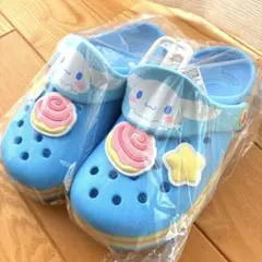 新品✨ シナモンロール クロックス風サンダル 24センチ 青 20cm タグ付きのサムネイル