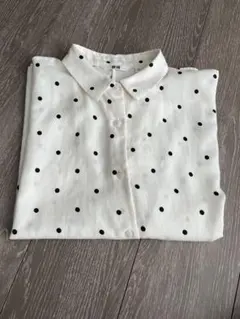 白ドット柄 半袖シャツ　UNIQLO