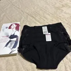 Triumph Freedom Shorts ブラック