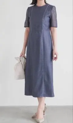 【タグ付き美品】kaeneダークグレー 半袖 ひざ丈ワンピース