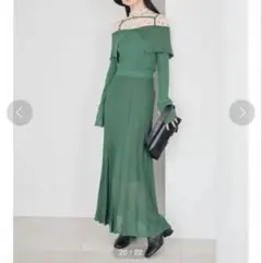 LILY BROWN オフショルダー　ケープカラーラメニットワンピース　フリー