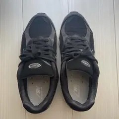 New Balance 2002R ブラック スニーカーのサムネイル