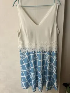 レディースファッション　ドレスのサムネイル