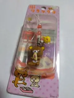 リラックマ ☆ネックストラップ＆ ソフビマスコット付き携帯クリーナー