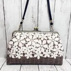 フラワーレース柄　がま口バッグ　合皮ショルダー紐付き　ハンドメイド