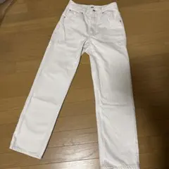 ユニクロ ストレートジーンズ 白