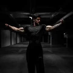 YOUNGLA スーパーマンロゴ Tシャツ ブラック