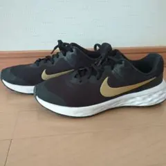 ナイキ　24cm レボリューション6　スニーカー　ランニングシューズ　黒