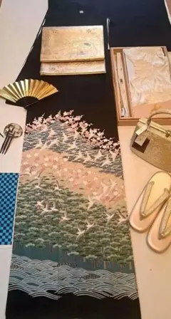 美品❇️有名作家　手描友禅　黒留袖 比翼仕立て　５つ紋　フルセットのサムネイル
