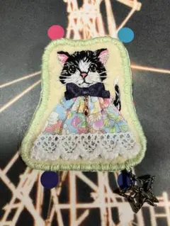 インディゴハートデニム♡刺繍のｌ字ファスナー長財布♡フード猫ちゃん♡ インディゴハートデニム♡刺繍のl字ファスナー長財布♡フード猫ちゃん