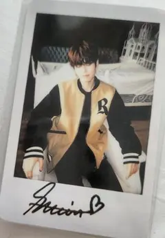 2026年最新】straykids サイン入りチェキの人気アイテム - メルカリ