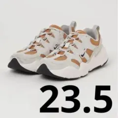 NIKE スニーカー 23.5cmのサムネイル