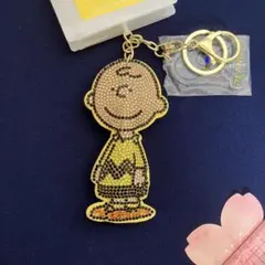 スヌーピー☘️キラキラキーホルダー　ラインストーンキーホルダー　B キラデコ