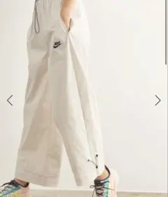 【美品】NIKE スポーツウェア アイコンクラッシュ ウーブンパンツ ウィメンズ