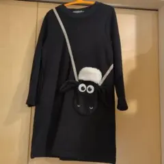 黒の羊ポケット付き長袖ワンピース