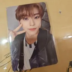 Item thumbnail for item 0051a7ab-e5a1-4434-9883-1d99e925ce68