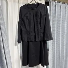 ブラック ジャケットとドレス セット