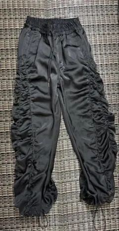 GYDAフリルデザイン ブラックカジュアルパンツ