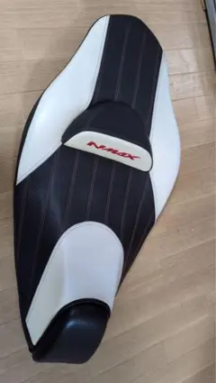NC39 NC42 黒赤エナ 三段シート 50cm/ CB400SF - メルカリ