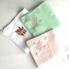 新品未使用、刺繍入りハンカチ