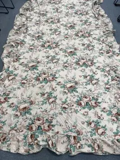 美品　シングル　花柄フリル付きベッドカバー　各2枚　ソファーカバー