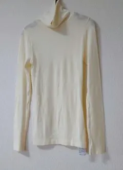 ユニクロ　極暖　ヒートテック　シームレスリブタートルネックT