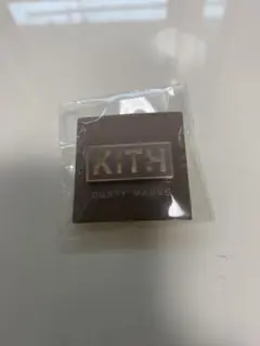 KITH キス 非売品 ノベルティ ボックスロゴ ピンバッジ