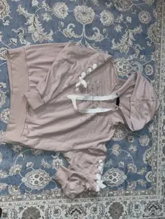 リボン付きピンクフードパーカー