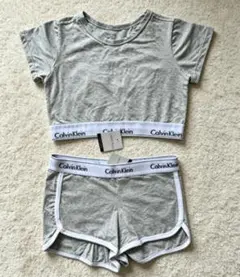 Calvin Klein グレー セットアップ Mサイズ　レディースス