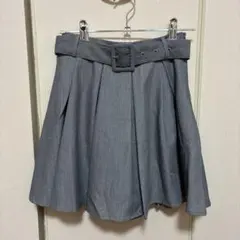 【試着のみ】バブルス ミニスカート ベルト付き インパン付き 灰色 フレアのサムネイル
