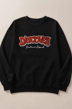 ロゴ入り黒トレーナー
