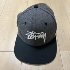 Stussy スナップバックキャップ グレー/ブラック