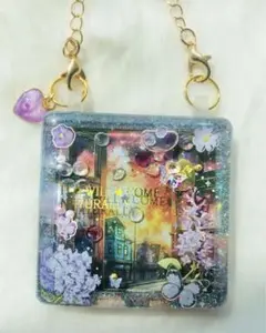 【窓】液体入りシェイカーバックチャームキーホルダー 窓 街並み