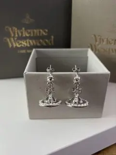Vivienne Westwood オーブタグ フープピアス 片耳 - メルカリ