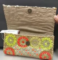 花柄刺繍 ゴールド クラッチバッグ