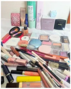 な*お様 25 超大量!! 化粧品 大量まとめ売り コスメセット コスメ山盛り