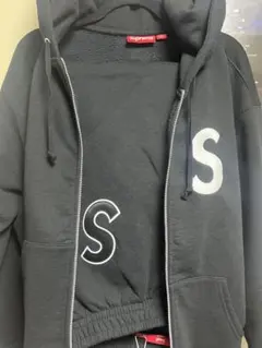 2026年最新】supreme スウェット セットアップの人気アイテム - メルカリ
