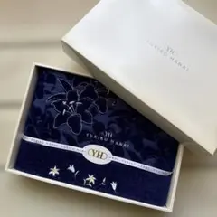 YUKIKO HANAI バスタオル 新品未使用 百合 ネイビー　ユキコハナイのサムネイル
